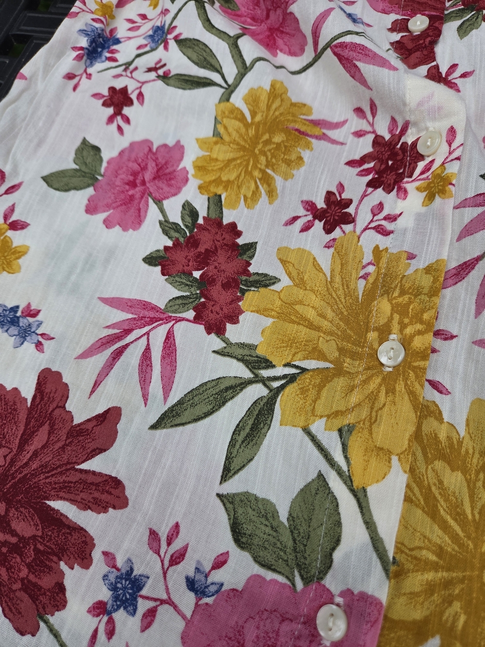 Floral Button-Up Sleeveless Blouse in White with Yellow, Pink & Green - Picture 3 of 10